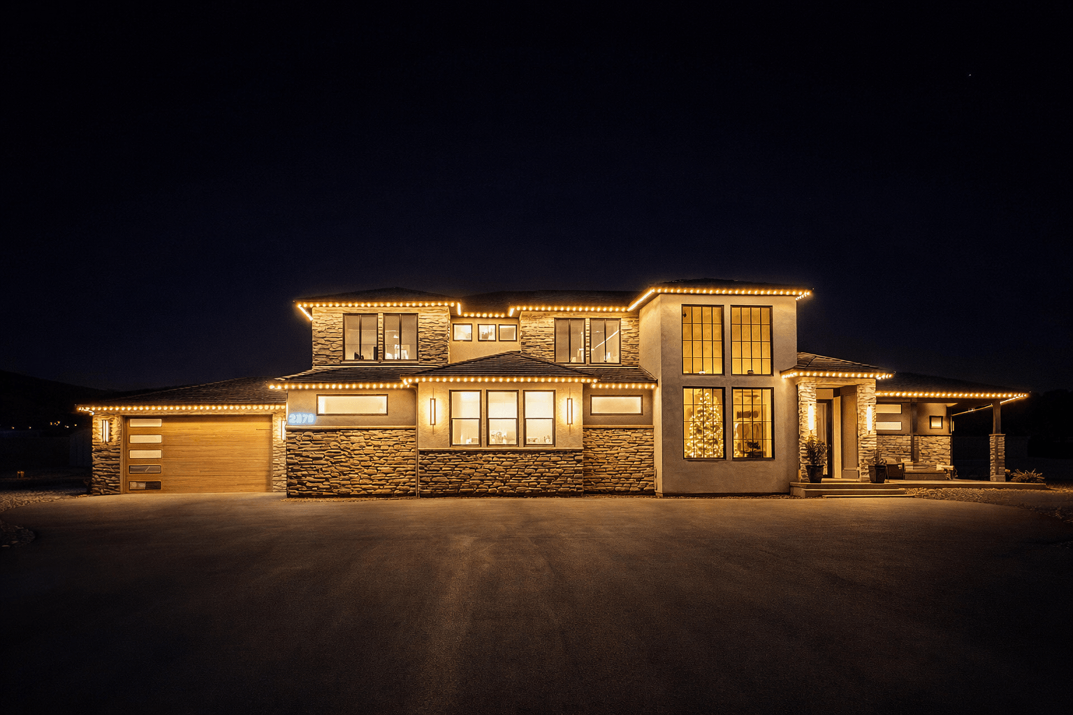 Modern Utah home with warm golden permanent LED lighting by Ekko